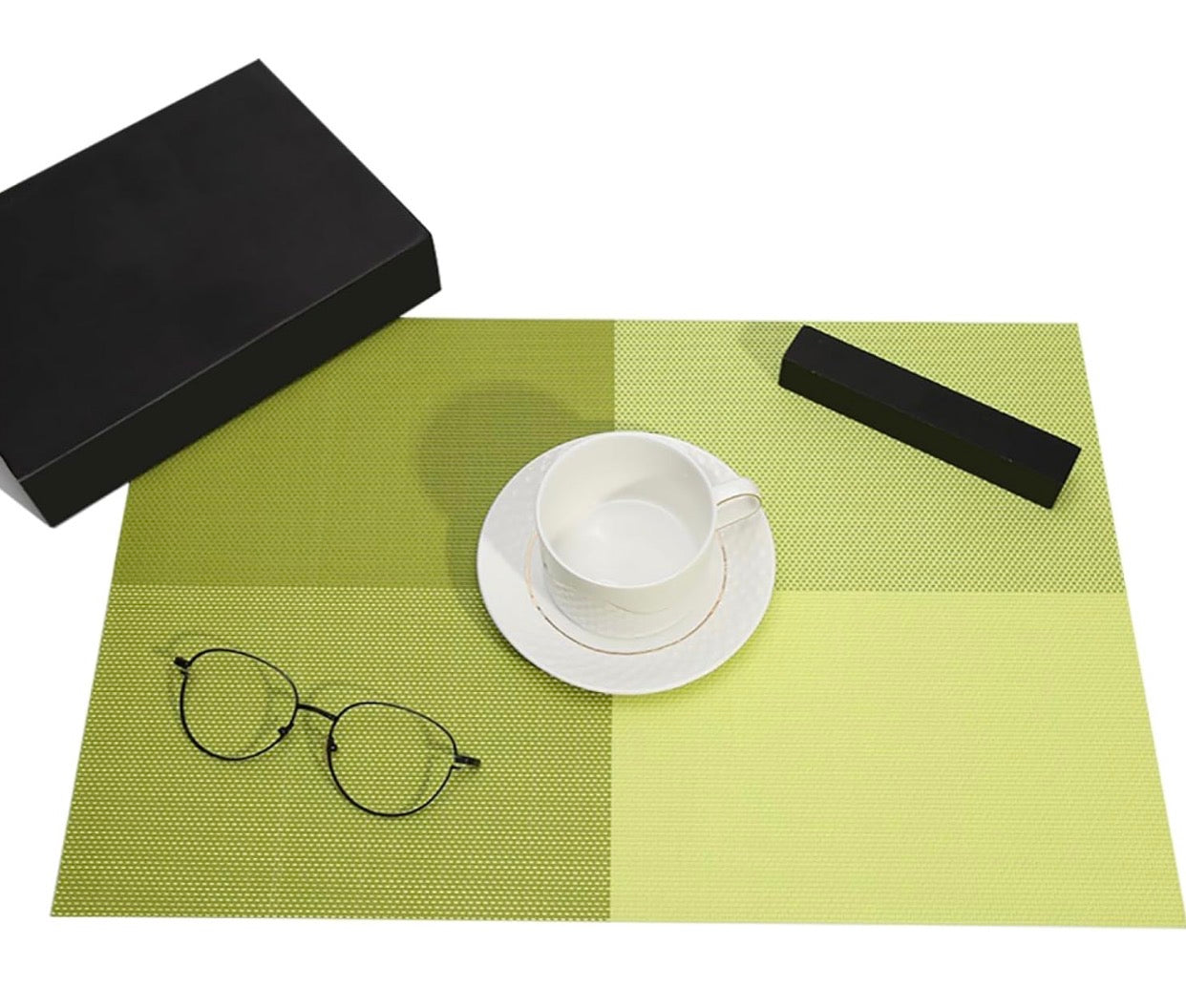 Lot de 12 Sets de Table en PVC Tissé – Design Moderne & Entretien Facile